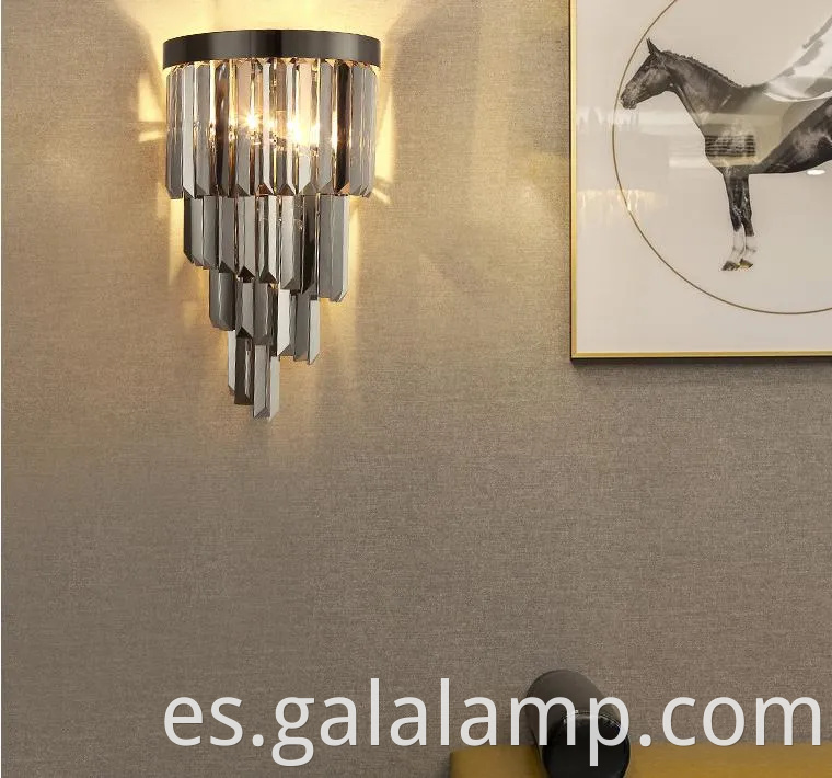 Elegante candelabro de cristal nórdico para una lujosa decoración del dormitorio